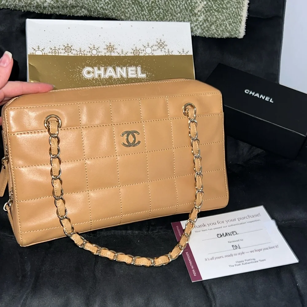 🍫CHANEL WILD STICH CHOCOLATE BAR 🍫 GREAT GREAT CONDITION!